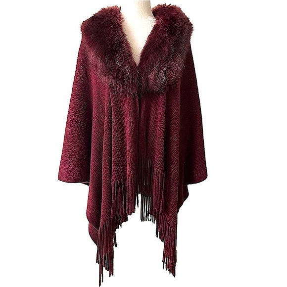 young usa Accessories - Ladies poncho faux fur trim fringe maroon wine burgundy
